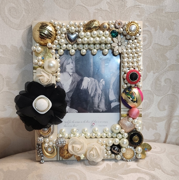 One of a Kind Vintage Style Pearl and Jewel Photo Frame Bold Statement Decor - Picture 15 of 16